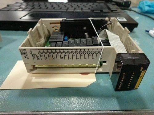 Omron CQM1-OC222 Output Unit