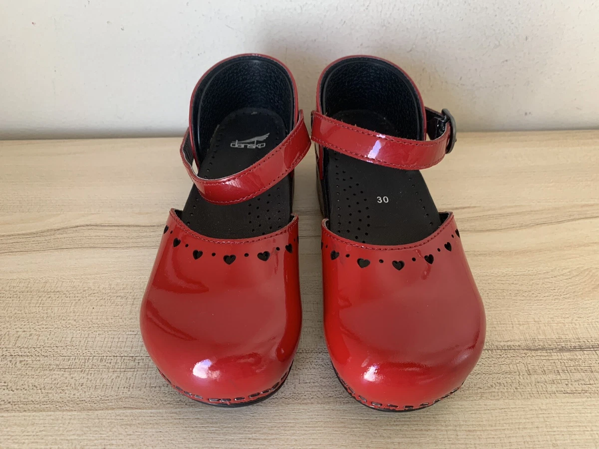 Girls hotsell dansko clogs