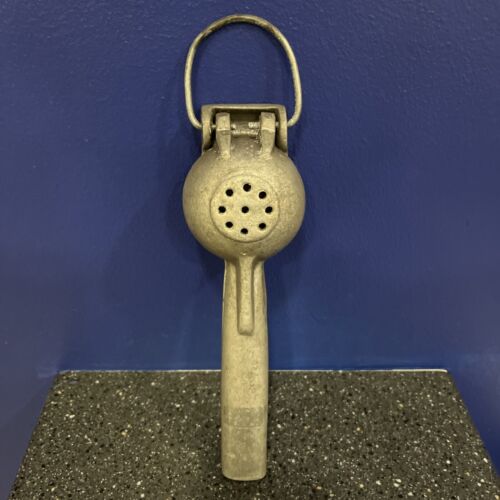Vintage Citrus Garlic Press, Hand Held Cast Iron Citrus Juicer With Handle 9” - 第 1/8 張圖片