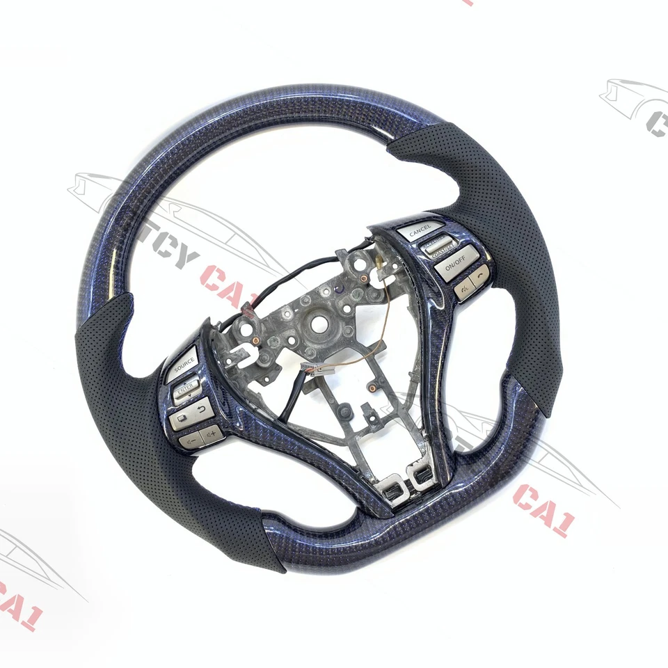 Volante de fibra de carbono personalizado para Nissan Altima 2014-2018 con moldura Foto 2 de 4