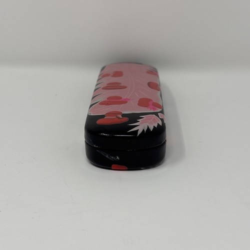 Estuche para gafas con cubierta rígida negro con patrón de sombrero floral de plumas pintadas - Imagen 4 de 6