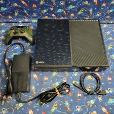 Microsoft Xbox One 500GB Home Console - Black 1540 w/ Camo Controller