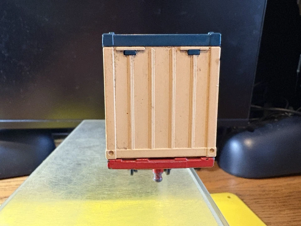 Vintage 1973 Lesney Matchbox K-17 Superkings Metal Trailer+2 Shipping Containers - Image 2 of 4