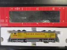 ATLAS ho UNION PACIFIC DIESEL LOCOMOTIVE powered C30-7