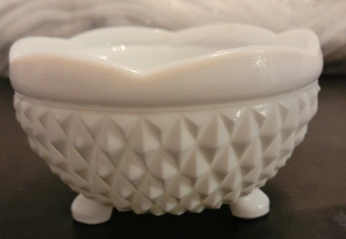 INDIANA GLASS DIAMOND POINT WHITE MILK GLASS CANDY DISH Vintage