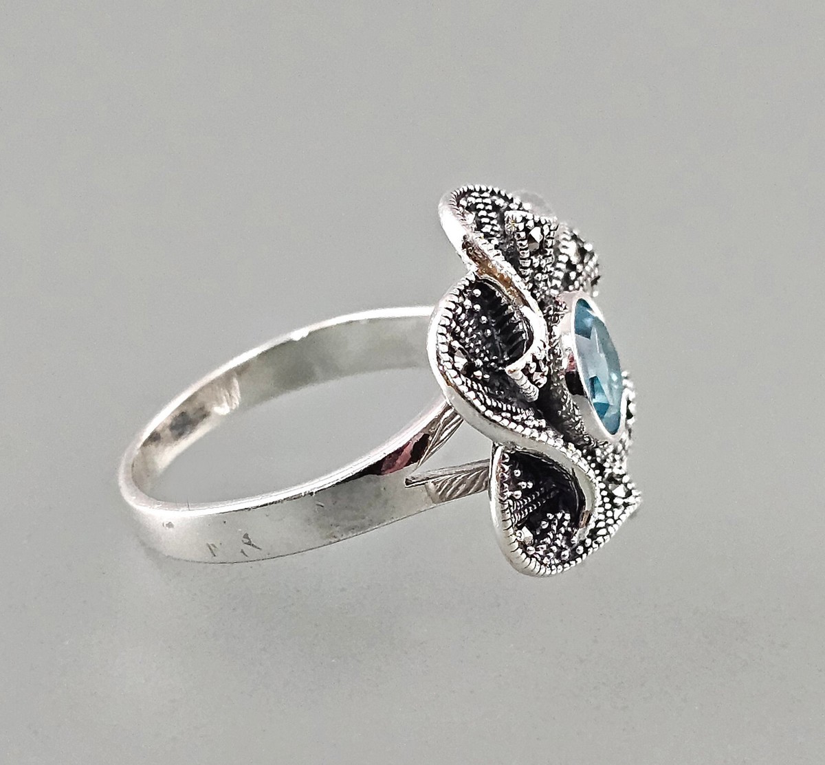 9923399-D Silver Blue Topaz Marcasite Ring 925 Silver Floral Size