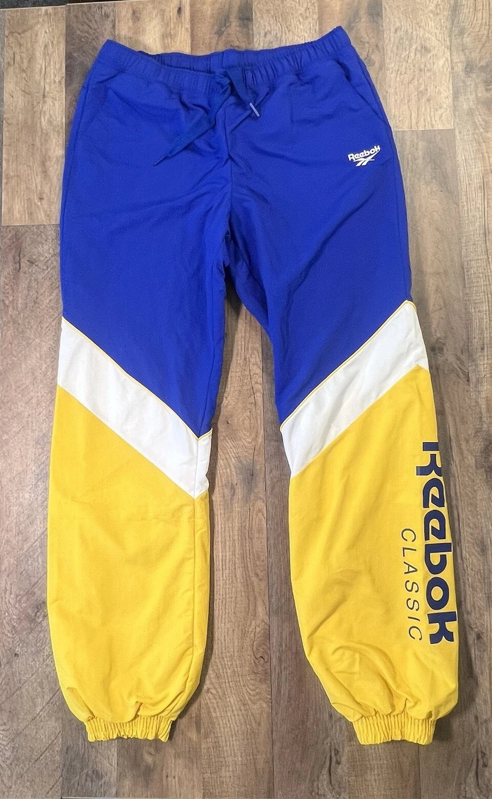 Reebok Classic Track pants Taper Medium Big Logo Parachute Tapered Ankle .