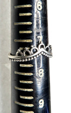 VINTAGE STUNNING STERLING SILVER CROWN BAND RING  SIZE 7.5