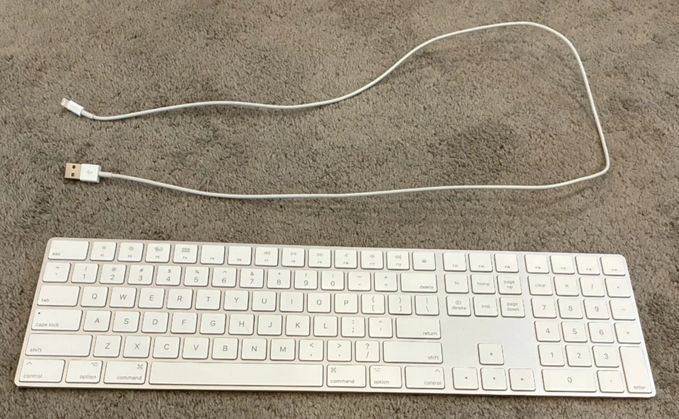Apple A1843 Wireless Rechargeable Bluetooth Magic Keyboard W/ Numpad - Tested! - Image 2 of 4