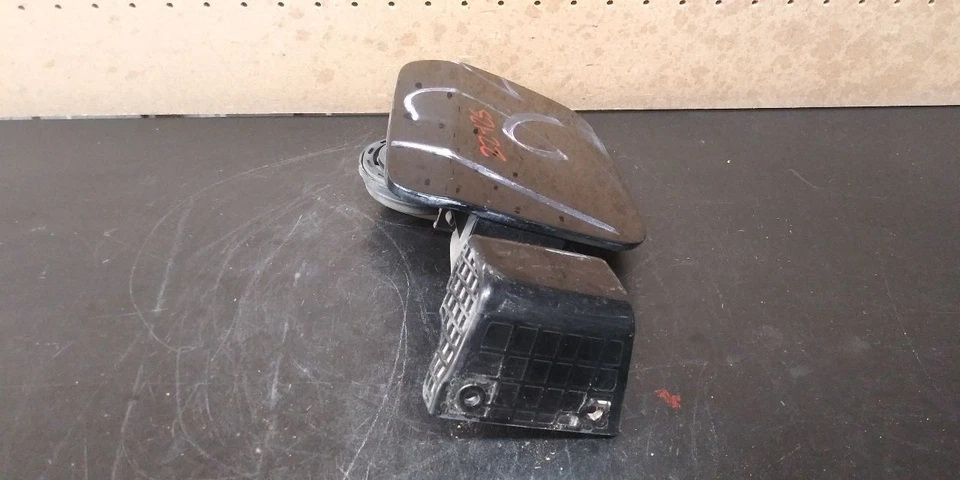 11 12 13 14 15 16 HYUNDAI AZERA PUERTA DE LLENADO DE COMBUSTIBLE NEGRA OEM 69510-3V000 Foto 2 de 4