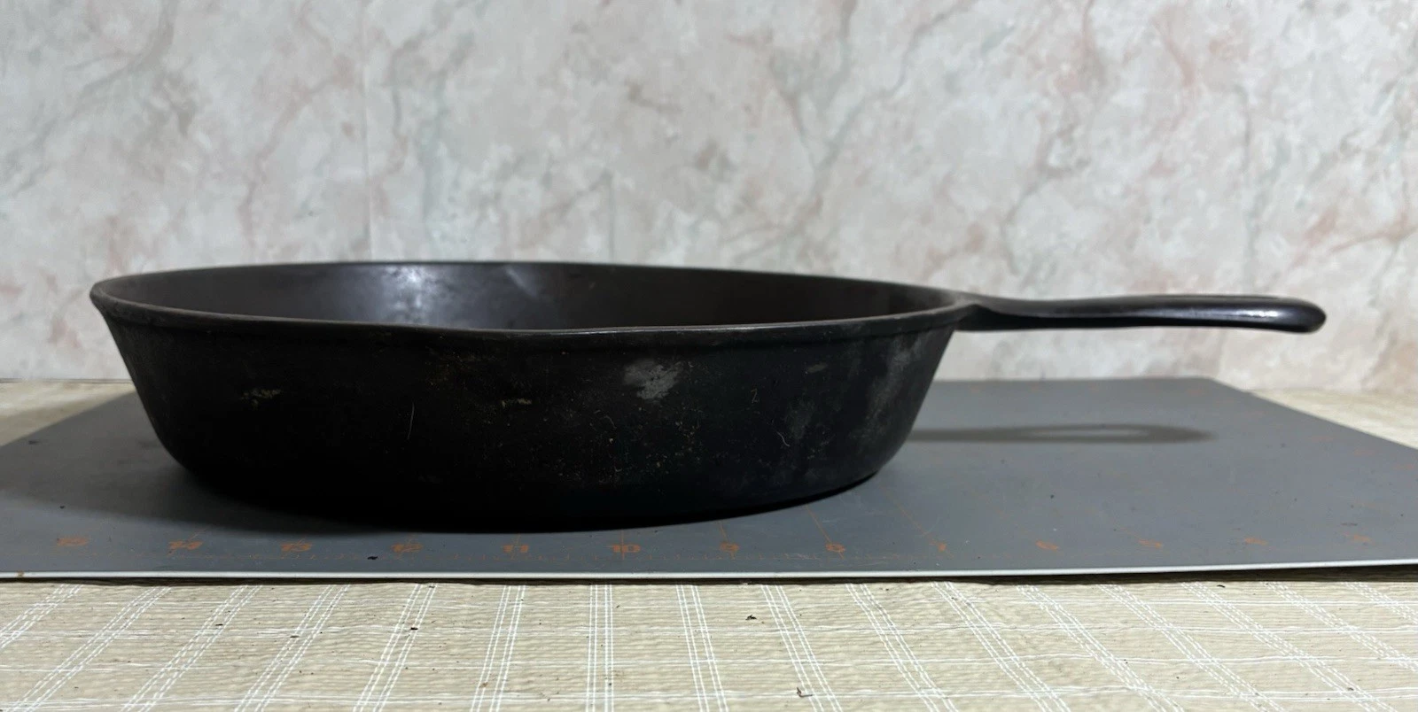 Ghost marked Wagner, Cast Iron, Skillet #10 (11-3/4"). Sits Flat. No Cracks.