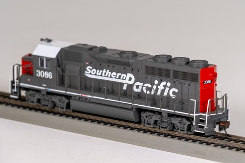 Trains - EMD GP40 - DCC Equipped Diesel Locomotive - Southern Pacific™ #3086 ... - Picture 4 of 5