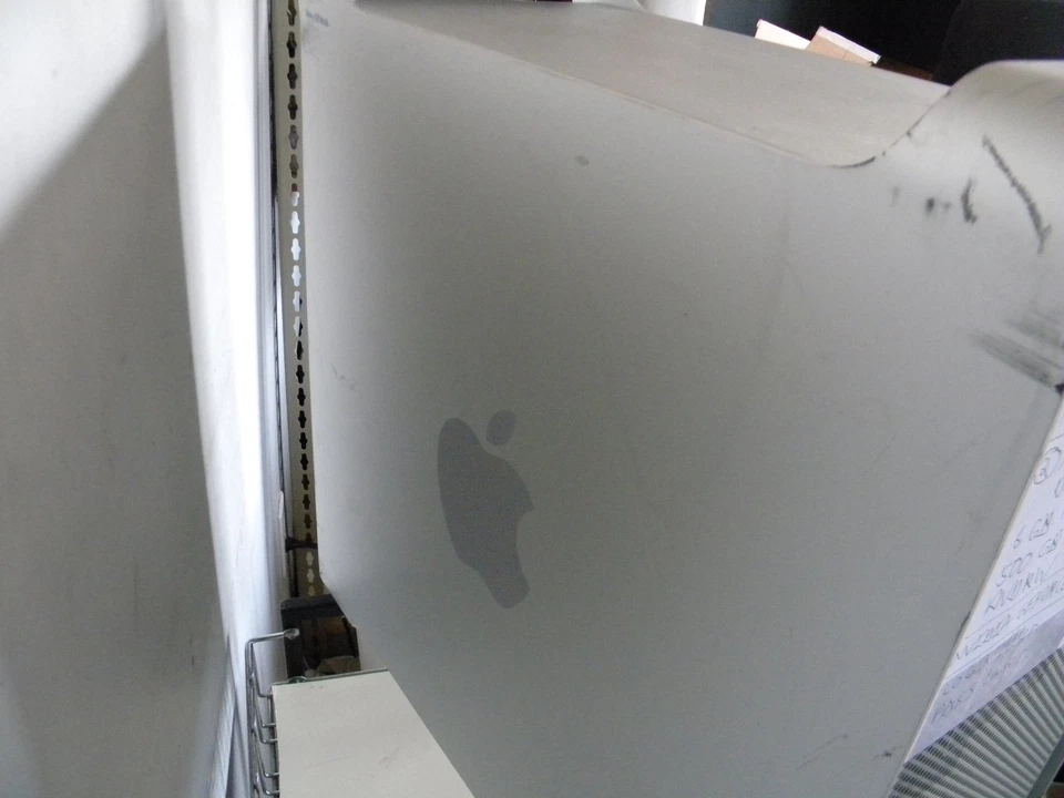 Apple A1186 Mac Pro 2X Xeon E5150 @ 2.66GHz 2C 6GB 500GB nVidea GEFORCE 7300 GT - Image 3 of 4