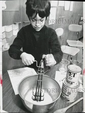 Press Photo Young cook Eddie Simms, son of Mr. & Mrs. Harvey Simms - nei24824