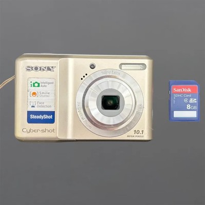 Vintage SONY Cyber-Shot S2000 Digital Camera with Card