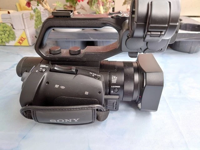 Professioneller Camcorder Sony PXW-X70 - Bild 2 von 4