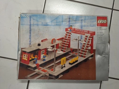 Vintage Lego Train set 7822 Railway Station 100% complete in box from 1980!