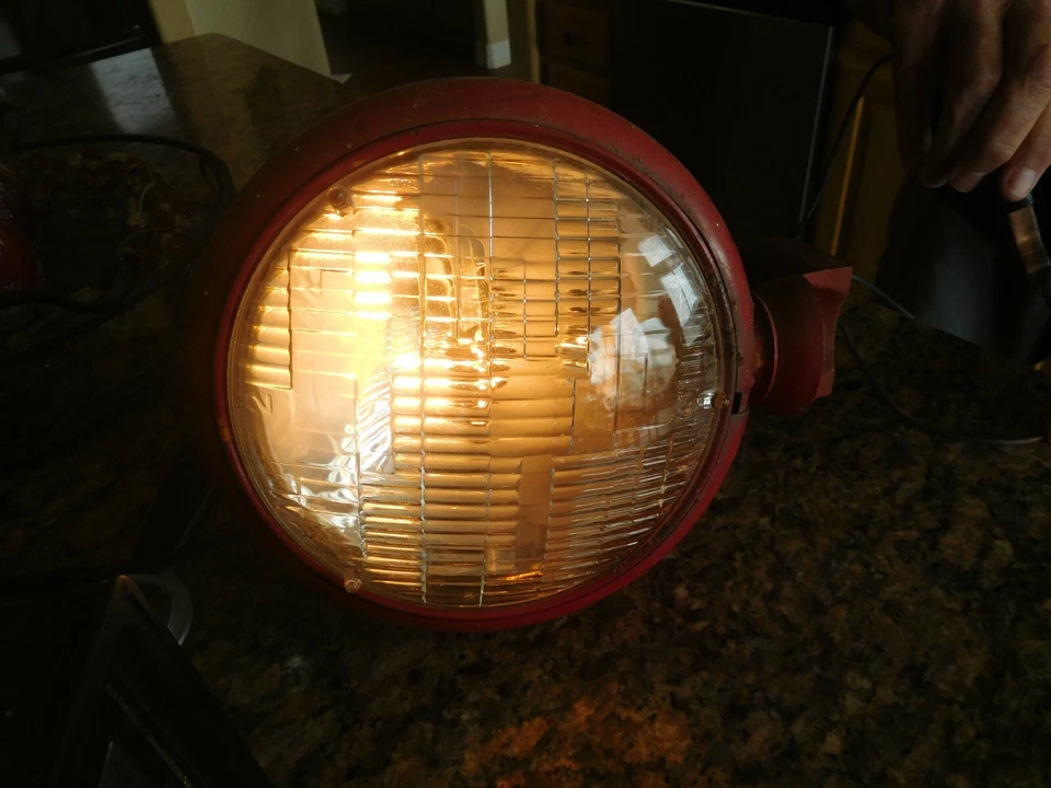 Soportes faros camioneta Dodge International Mack años 30 1940 blanco Foto 2 de 4