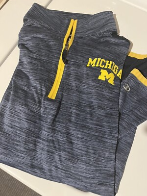 Michigan Wolverines Lightweight 1/4 zip by Champion Mens ''S''