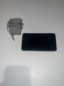 Nintendo 3DS Cosmo Black Handheld System Bundle w/ original Charger