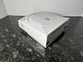 SEGA Dreamcast Console White HKT-3020 Console w/ Cables & Controller