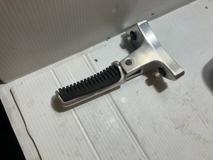 2000 Suzuki Intruder Vl 1500 Rear Right Peg Assembly (OEM)