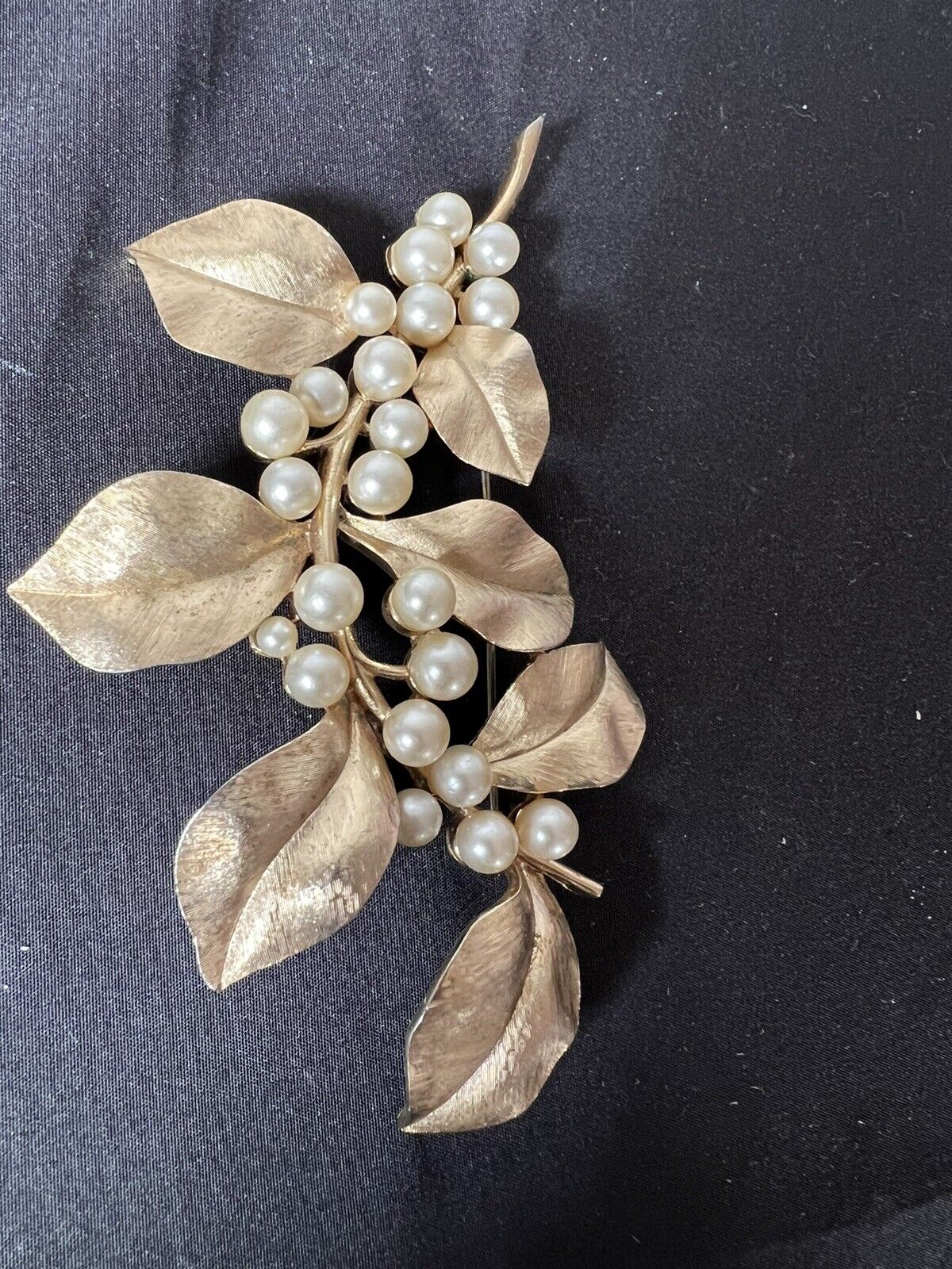 Vintage Signed Crown TRIFARI Brushed Gold Pearl L… - image 4