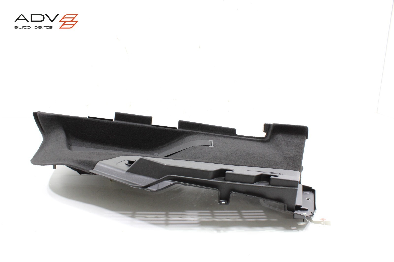 2017 - 2020 MASERATI LEVANTE TRUNK RIGHT SIDE QUARTER TRIM COVER PANEL OEM