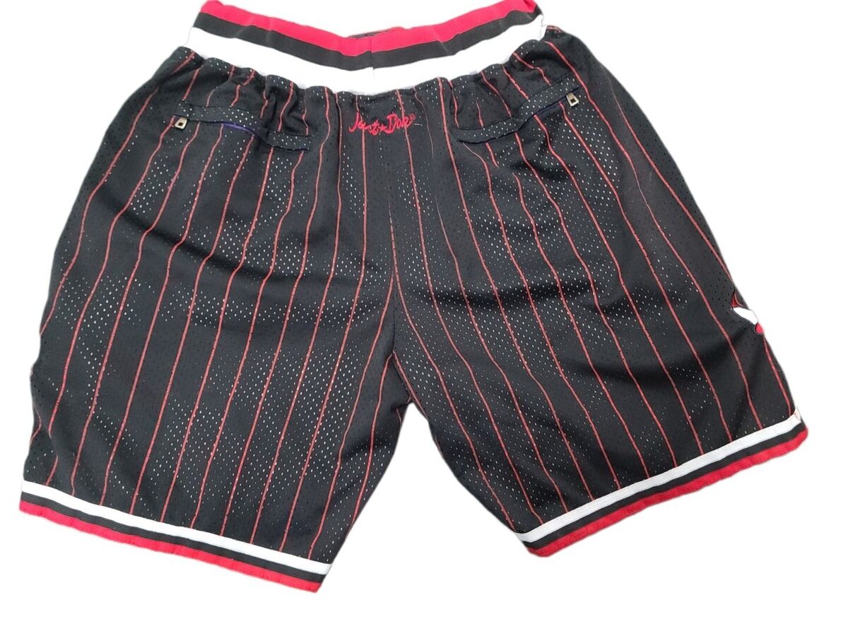 Just Don Chicago Bulls '97-98 Black Shorts Striped Men's Just Don Chicago Bulls '97-98 Black Shorts Striped Men's