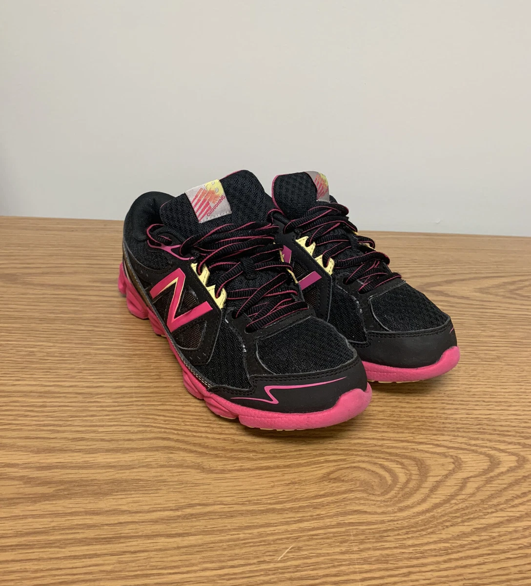 New balance 2024 black and pink