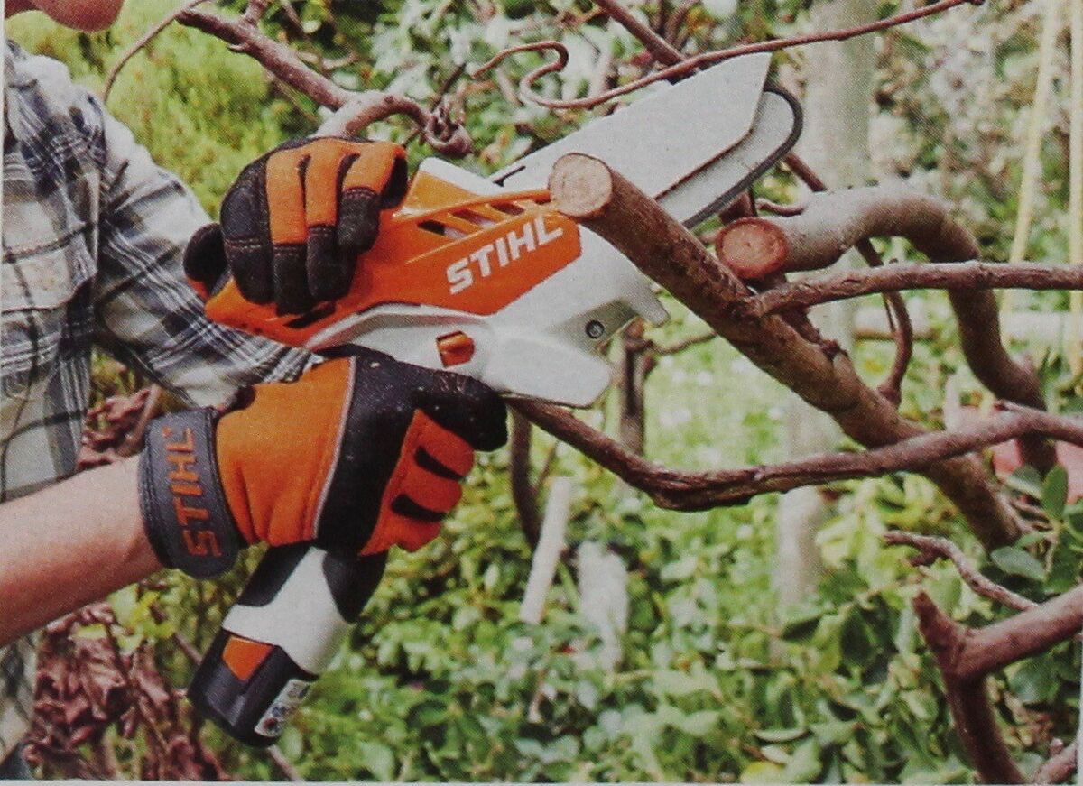 Stihl GTA 26 BATT SET Mini Chainsaw - O'Connor's Lawn & Garden