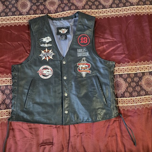 Harley-Davidson Mens Leather Vest With patches and pin