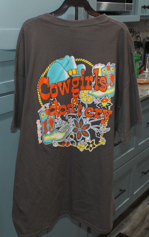Girlie Girl T-Shirt - Cowgirls don't cry -  Size X-Large NEW