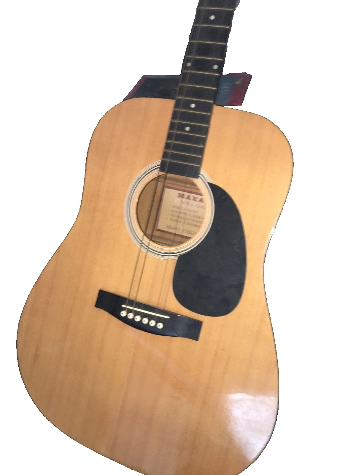 Guitarras y bajos Maxam