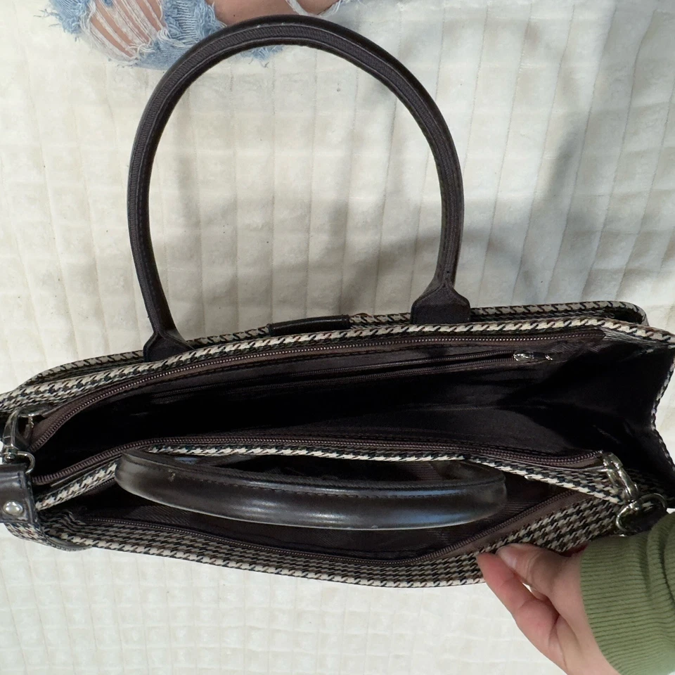 Bolso para portátil Salvatore Ferragamo pata de gallo Foto 3 de 4