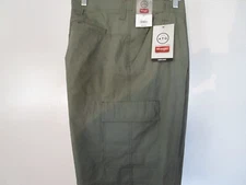 Wrangler Mens ATG 2 Way Stretch Flex Cargo Shorts Olive Green Size 42 X 10"