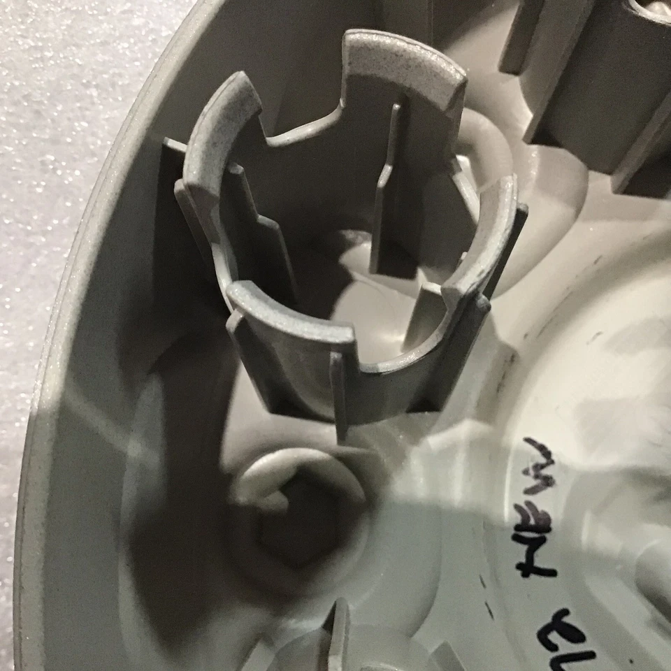 2019-2021 Dodge Ram 2500 3500 SRW OEM Center Cap 6PG02TRMAB 2472 2497 Silver - Image 3 of 4