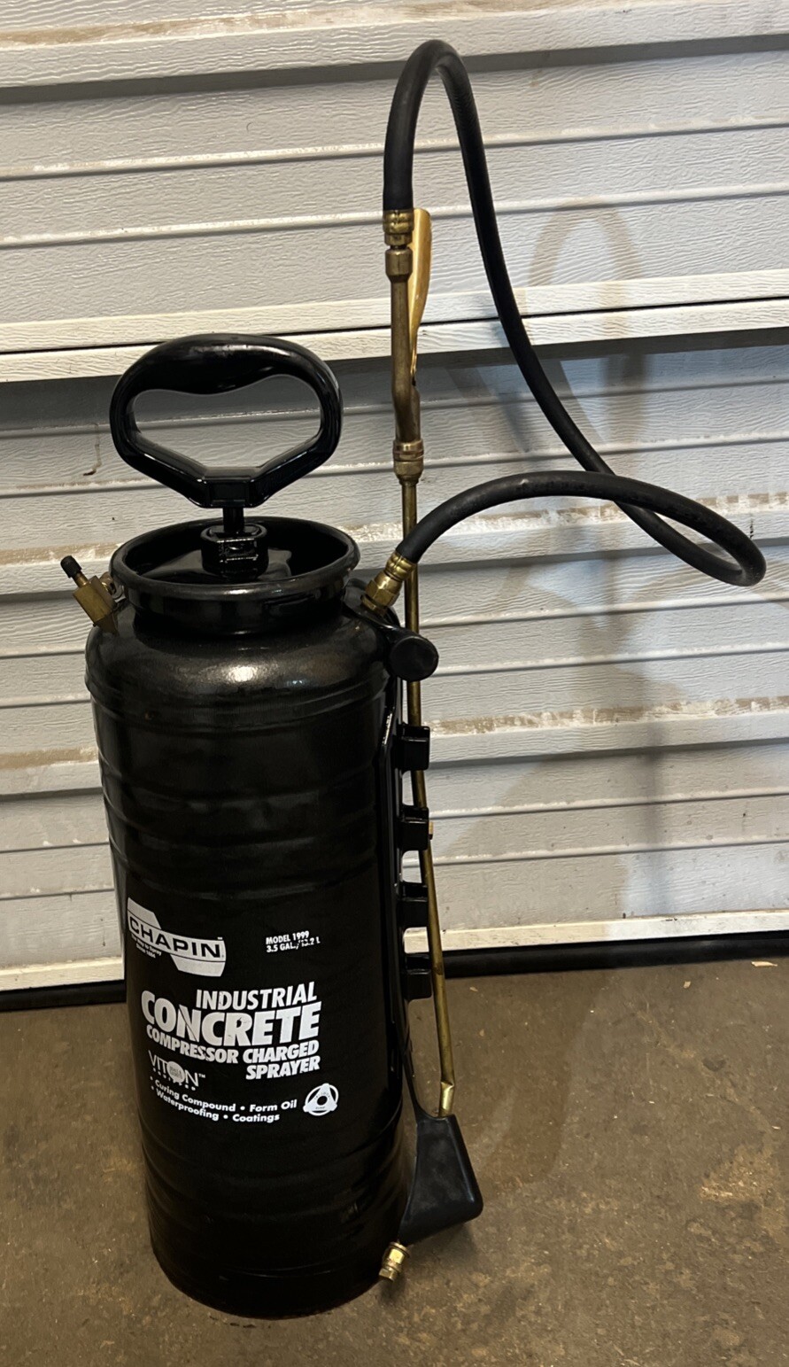 Chapin 1999: 3.5-gallon  Compressor Charged Concrete Tank Sprayer Used Surplus