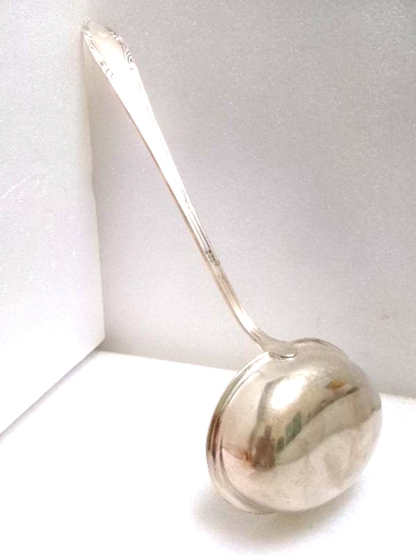 Louche ancienne en métal argenté – Orfèvre Deetjen (France)