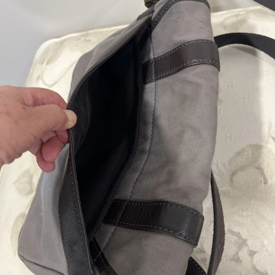 Bolsa para laptop Fossil Commuter Messenger cinza carvão - 12 pol. X 10 - Imagem 4 de 4