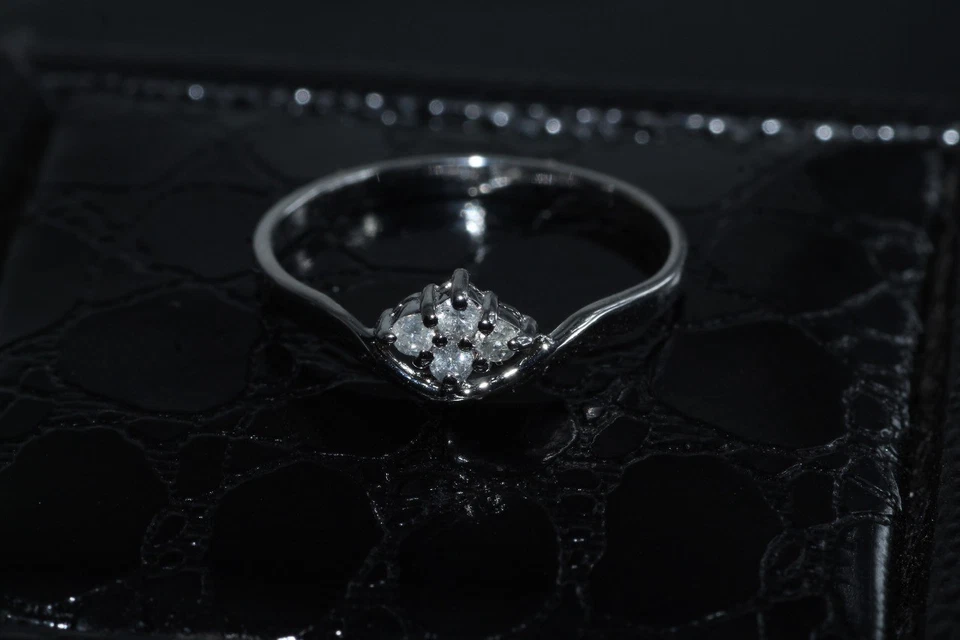 Anillo de plata estilo vintage brillante anillo con racimo de diamantes hecho a mano delicada joyería Foto 2 de 4