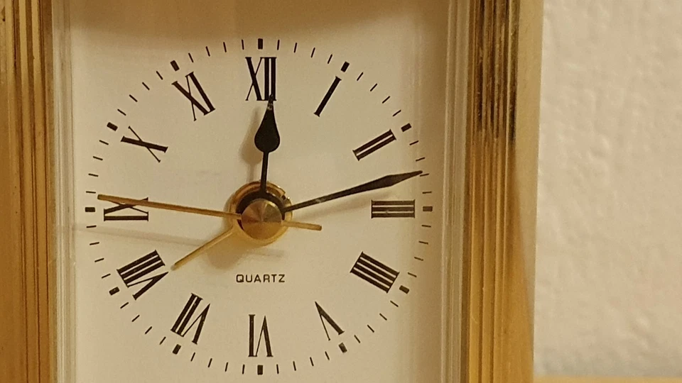 Vintage: Heavy Quartz Brass Carriage Clock, Made Japan 4RE933 Full Working Order - Image 2 of 4