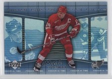 2000-01 Upper Deck Frozen in Time Steve Yzerman #FT4 HOF 0a1