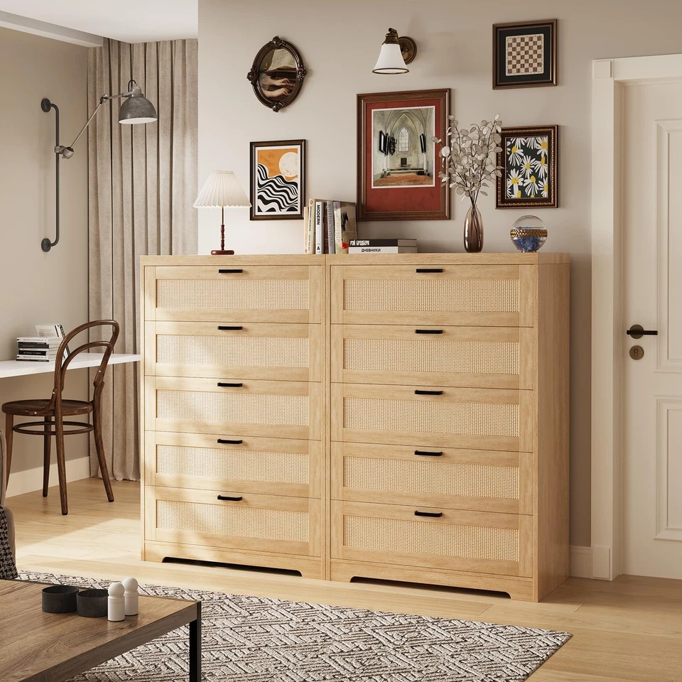 Cómoda de dormitorio de ratán con 5 cajones | 47,27" de alto con tomas de corriente, cofre de madera Foto 4 de 4