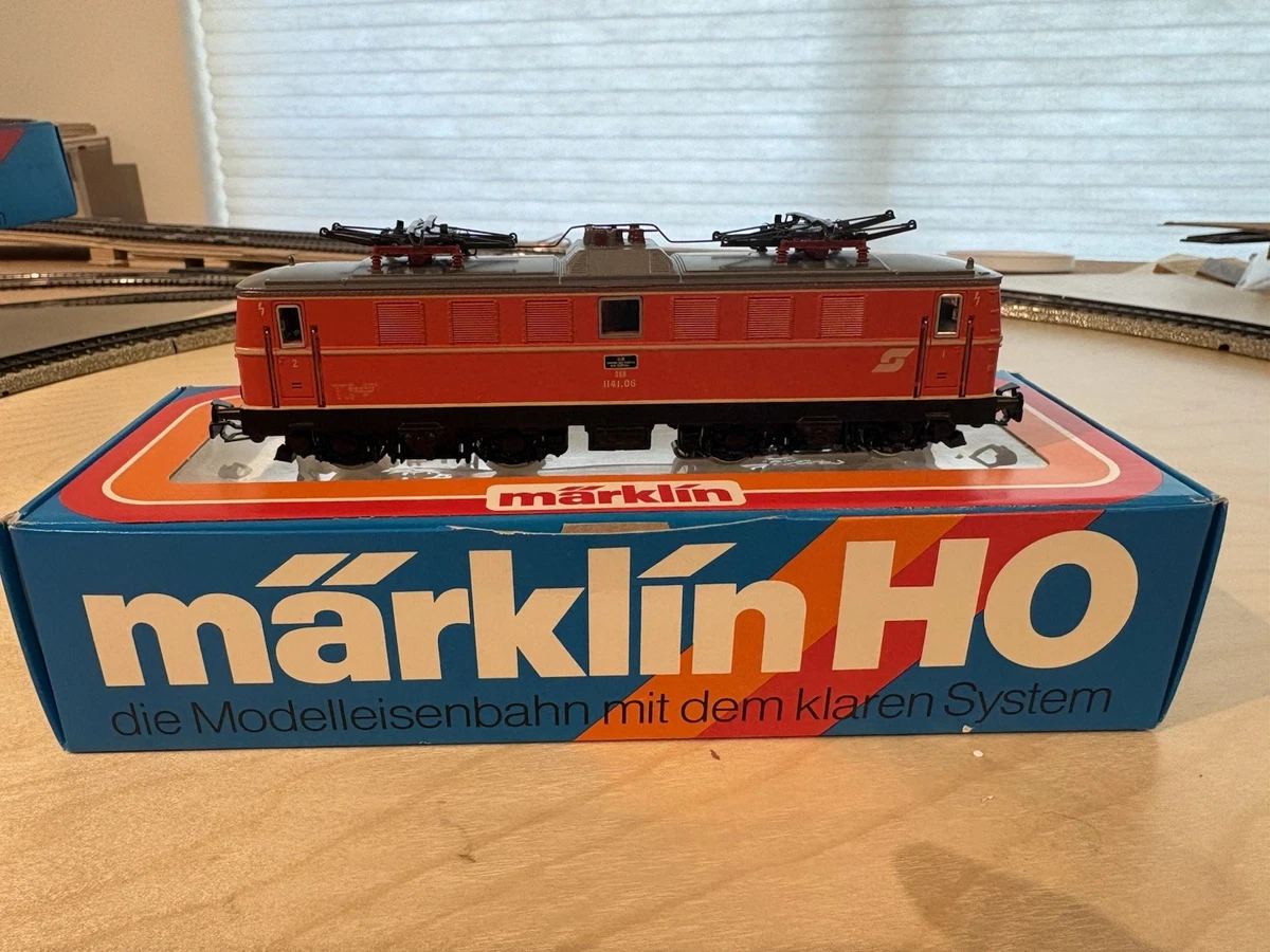 Märklin Red HO Scale Model Railroad Electric Locomotives for sale