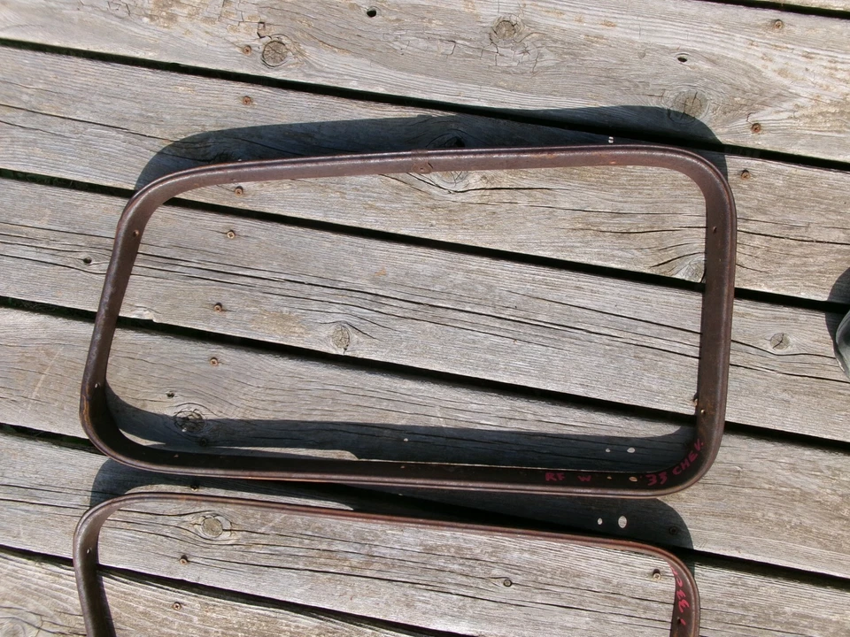 Chevrolet Master Eagle 1933 sedán de 4 puertas puerta delantera adorno par de molduras Foto 2 de 4