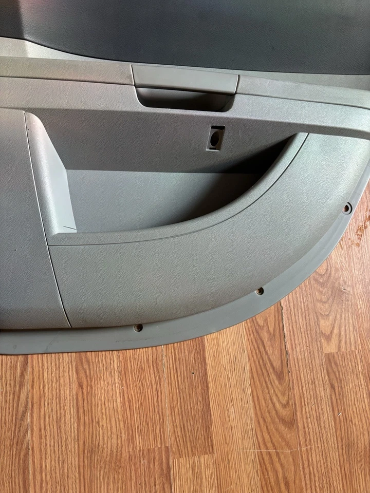 2006 2007 Chrysler 300 Front Right Passenger Interior Door Panel - Image 3 of 4