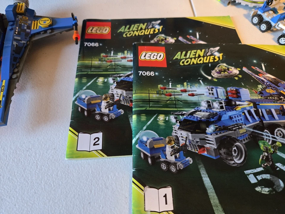 LEGO Space: Earth Defense HQ (7066) - Image 2 of 4