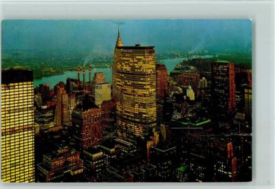 40144311 - New York City Rauchende Schornsteine beim Pan Am Building -Scanstrich