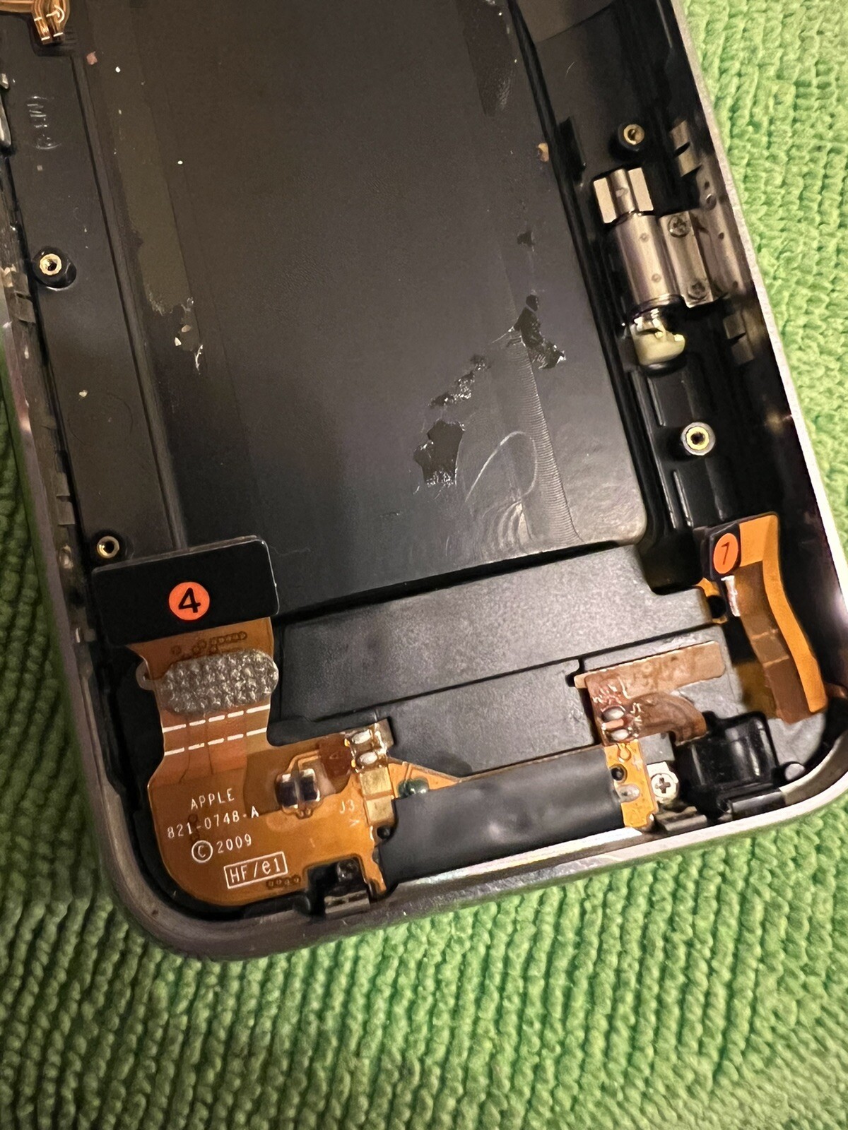 Apple iPhone 3GS OEM Back Rear Housing/Panel/Cover/Bezel/Frame with Small Parts